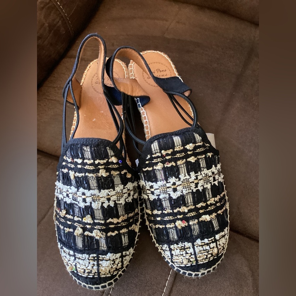 NWOB-Noa' Espadrille Sandal (Women)
Toni Pons
QQ